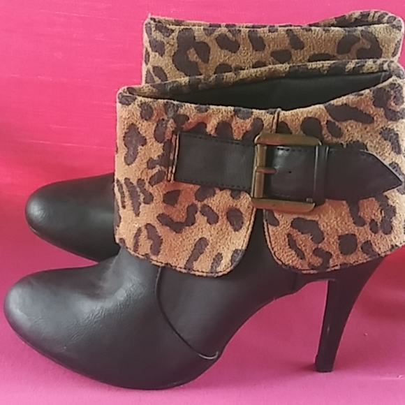 Heels - Picture 2 of 3